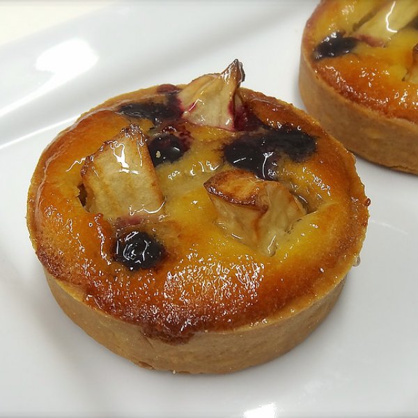 Individual Apple & Blueberry Tart
